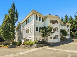 12406 SE 31st St APT 202, Bellevue, WA 98005
