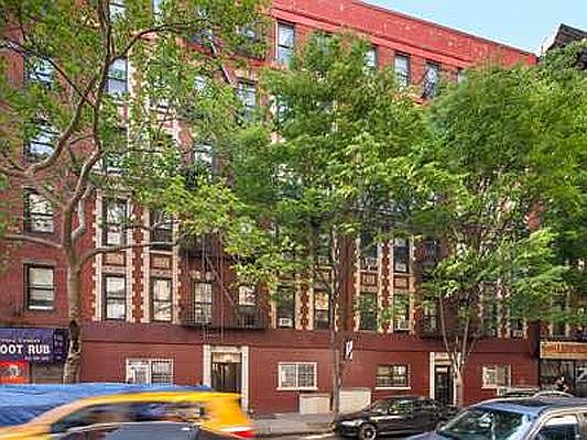 5th image of 171 Thompson St APT 22