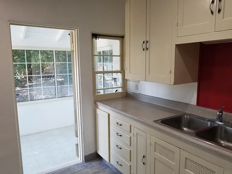 Tavern Rd — Photo 12