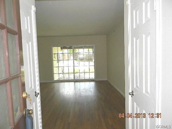 2nd image of 401 W Larkspur Ln
