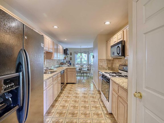 3rd image of 148 Winchester Dr #148