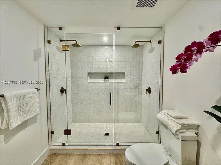 90 NE 32nd St #613 — Photo 18