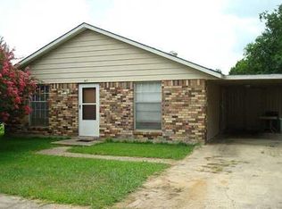 401 Treetop Cir, Lafayette, LA 70501