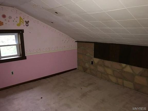4th image of 9393 Orange St