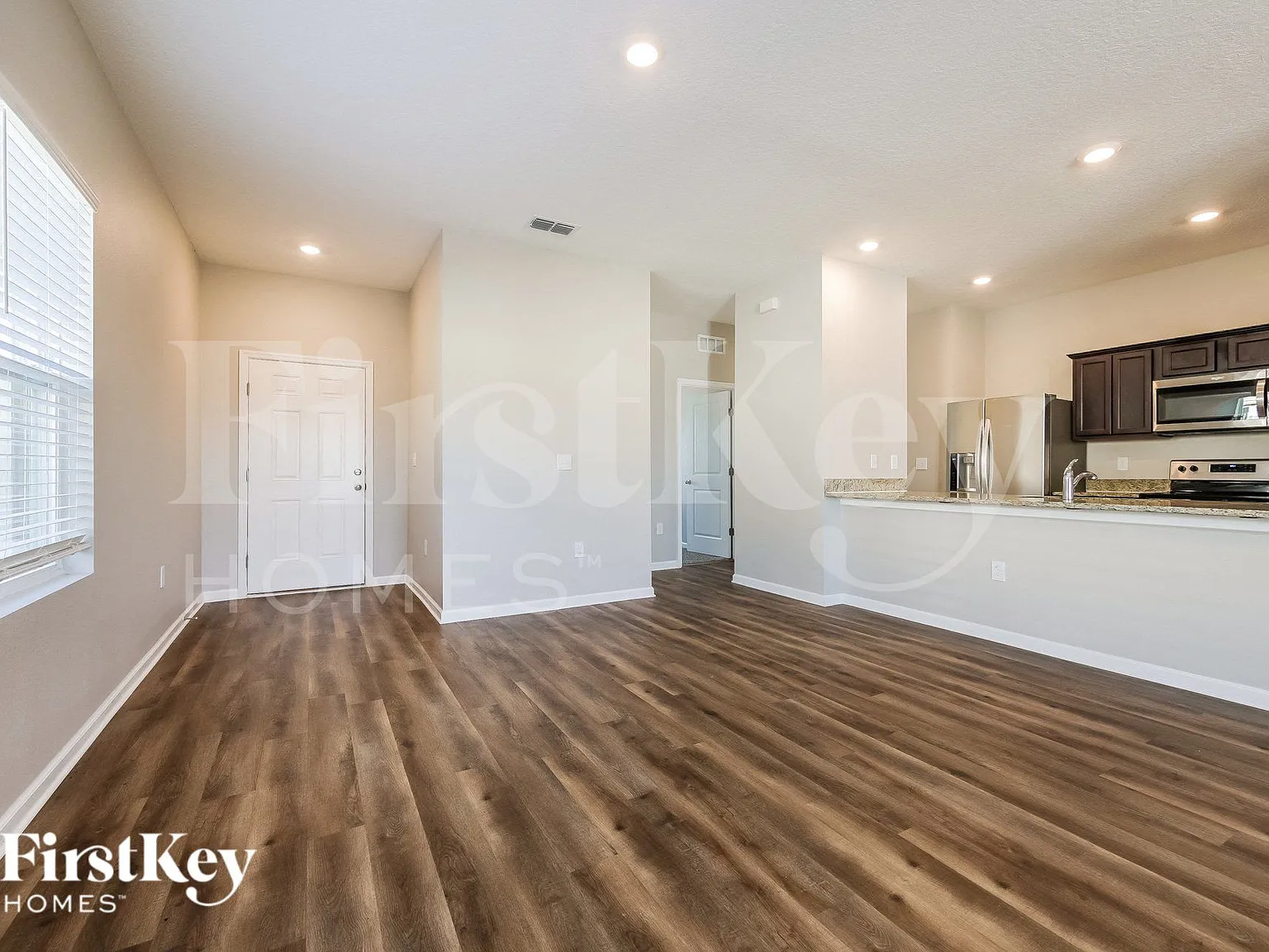 3 bed, 2.0 bath, 1414 sqft, $2,020 — Photo 3
