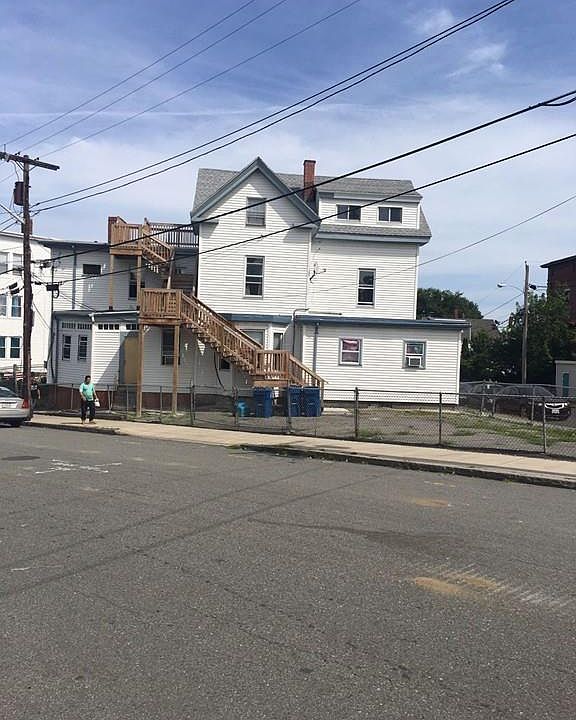 2nd image of 59 Cross St