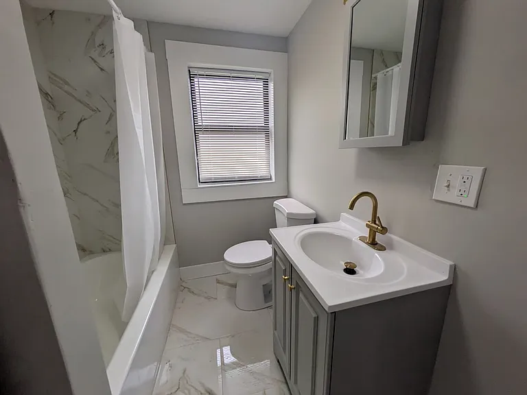 110 Maltby St #7B — Photo 2