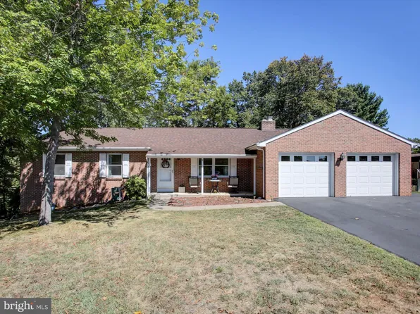 1 Dartmouth Dr, Hagerstown, MD 21742