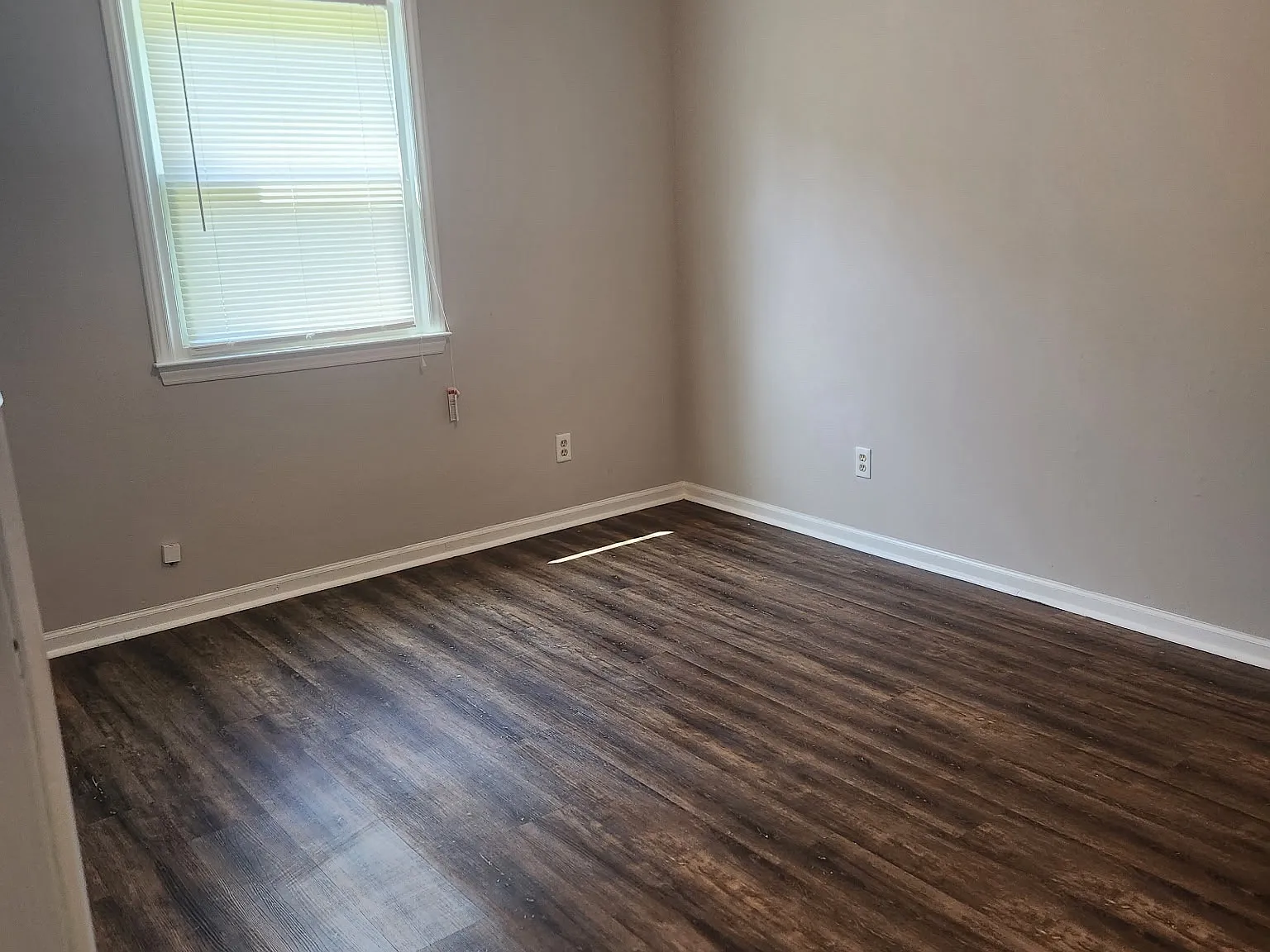 2 bed, 820 sqft, $1,050 — Photo 1