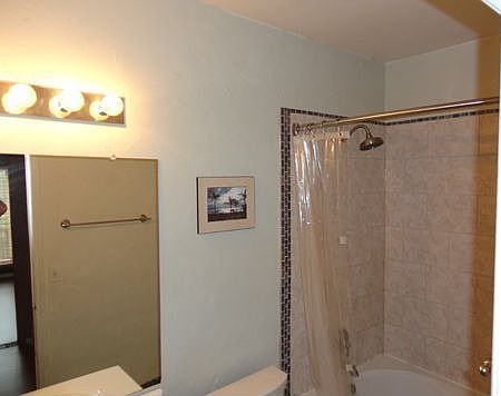 5th image of 4107 Chatham Oak Ct APT 320