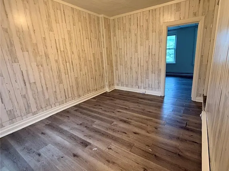 395 W Allen St — Photo 6