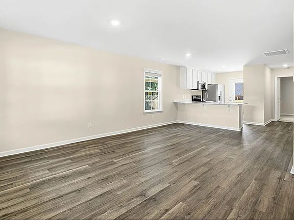 3rd image of 7 Iola St