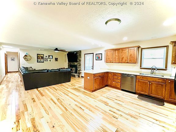 4th image of 5162 Dawnview Dr