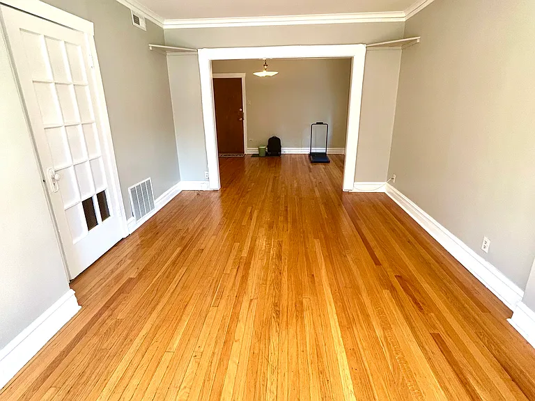 622 Elgin Ave #1W — Photo 3