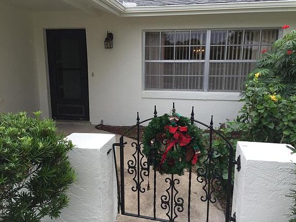 3rd image of 214 Avon Ct