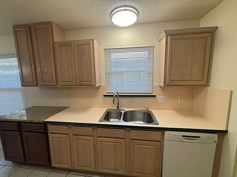 8728 Elbe Trl — Photo 8
