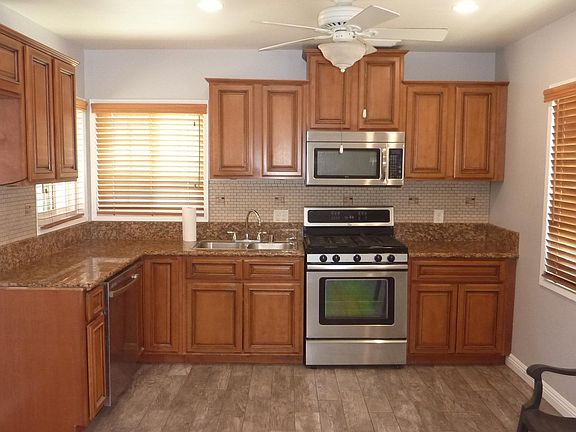 4th image of 16344 Lashburn St