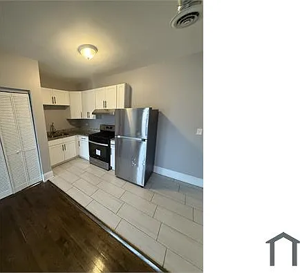 5758 S Green St #1 — Photo 6