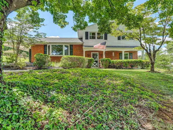 3109 Longhorn Rd, Roanoke, VA 24018