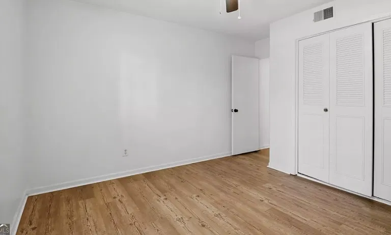 6851 Roswell Rd — Photo 6
