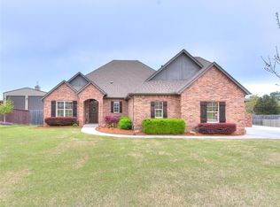 879 Fox Dr, Choctaw, OK 73020