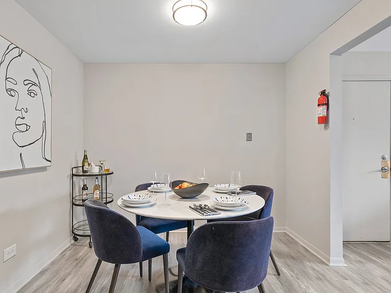 Hanover Park Blu Apartments — Photo 5