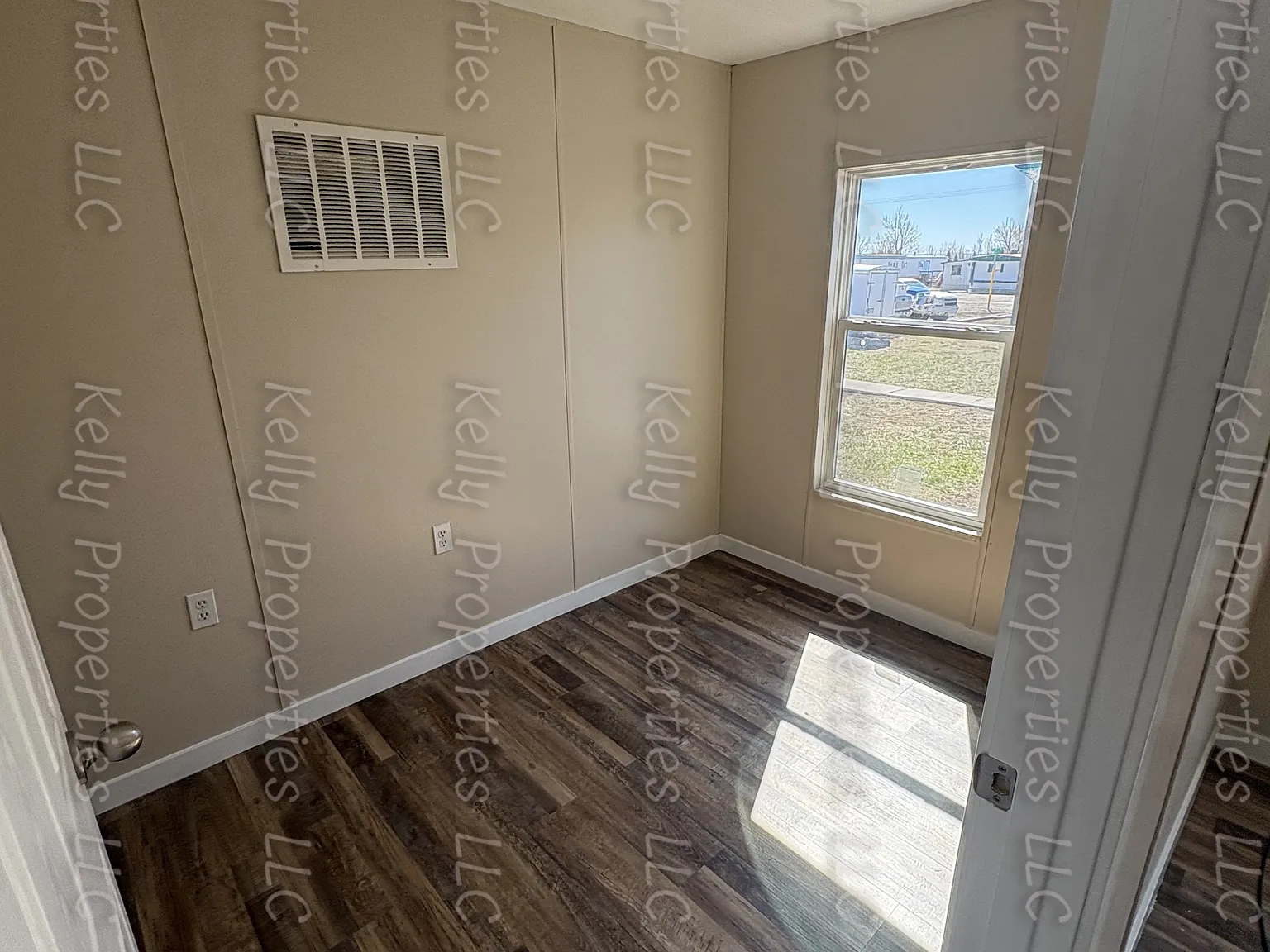 510 B 33rd Ave NW - 510 B 33rd Ave NW — Photo 1