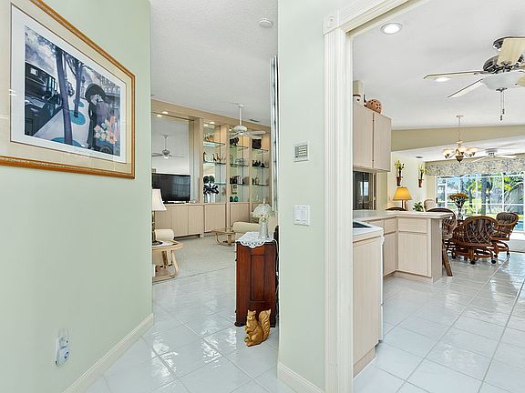 5th image of 1642 SW Waterfall Blvd