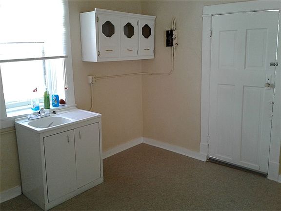 5th image of 808 S Hills St
