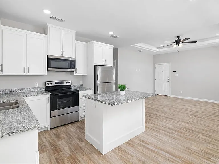 810 N Blair Ave — Photo 3