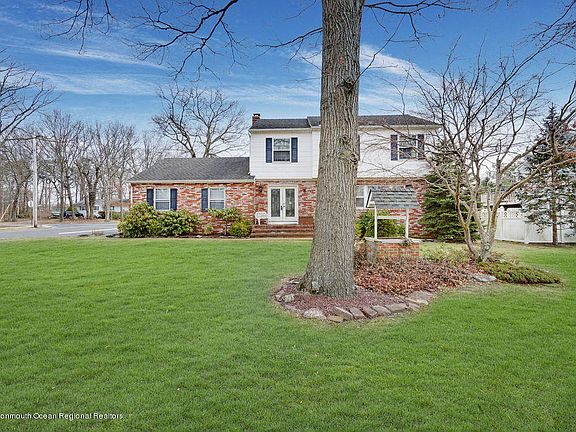 2nd image of 661 Huckleberry Ln