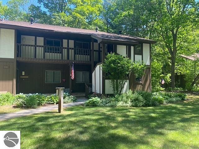 1st image of 6865 Pinebrook Dr
