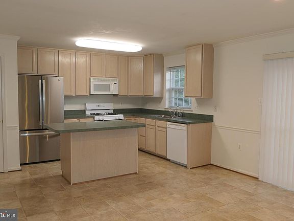 3rd image of 6 Lucy Ct Unit 58
