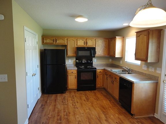 3rd image of 3507 Throughbrook Ct