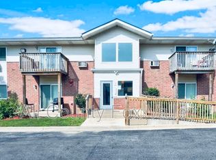 2909 Willow Ln APT 5, Zion, IL 60099