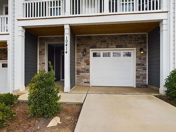 3rd image of 10414 Glenmere Creek Cres