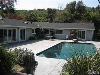 2nd image of 99 Sleepy Hollow Dr