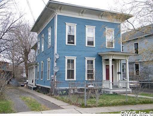 2nd image of 631 Oakwood Ave