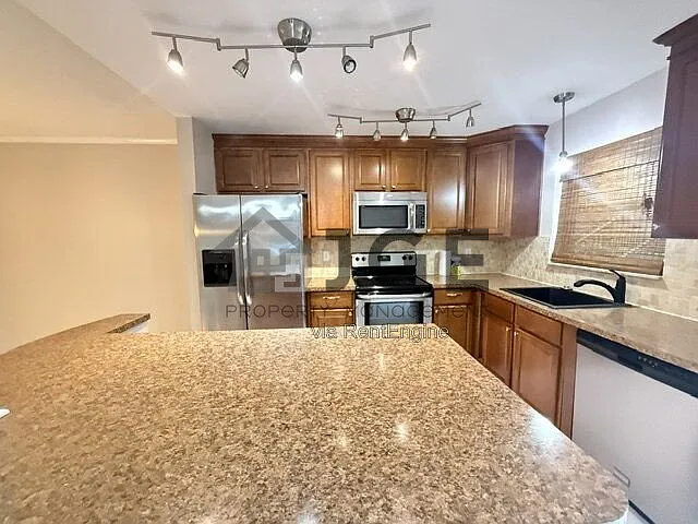 2 bed, 2.0 bath, $2,495 — Photo 3