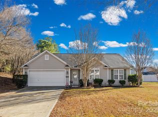 14048 Ballyshannon Ln, Charlotte, NC 28278