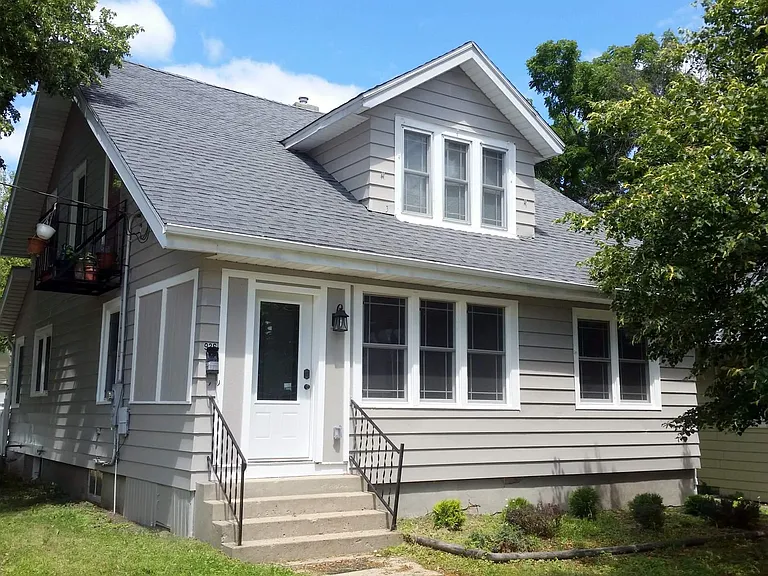 936 Drake St — Photo 1