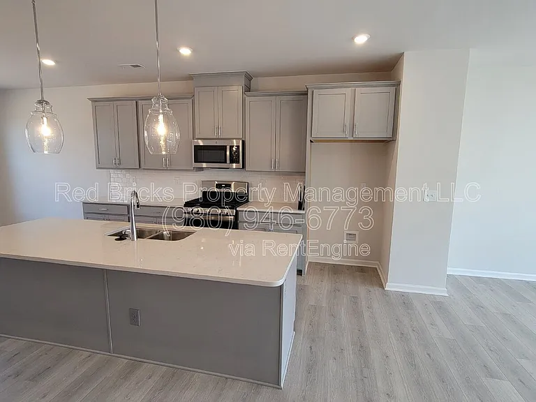 2354 Donnelly Hills Ln — Photo 13