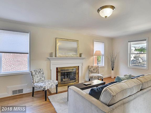 5th image of 105 Stewart Ave