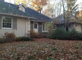 30 Pepperidge Tree Ter, Kinnelon, NJ 07405