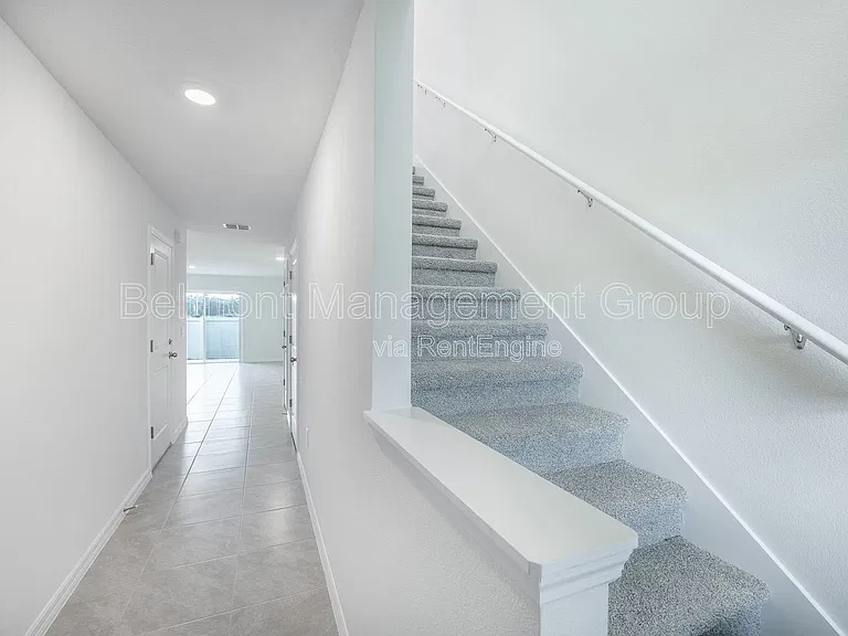 8250 SW 67th Ave — Photo 4