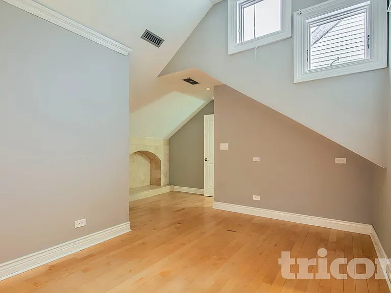 11059 Catherine Dr — Photo 10
