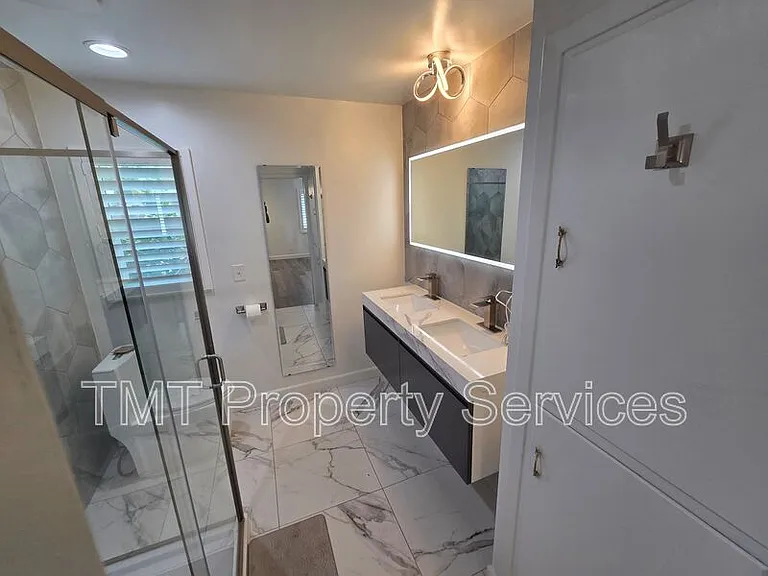 9 W Robinhood Dr — Photo 66