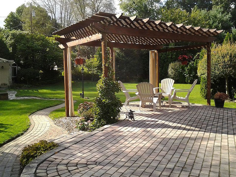 1st image of 2840 Outlook Dr