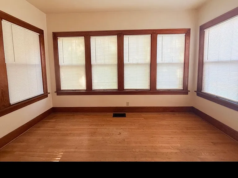 529 S Indiana Ave #2 — Photo 5