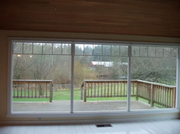 6940 NE Day Rd W, Bainbridge Island, WA 98110